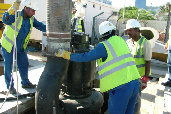 南非潜水泵使用安装现场